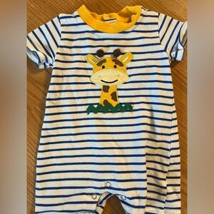 Be Mine Giraffe Onesie VGUC‎ size 3 months